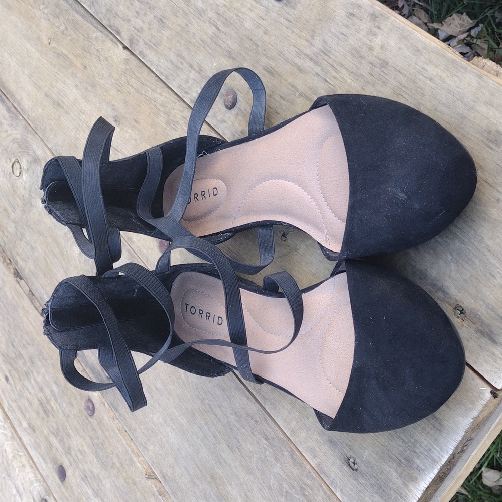 Torrid Black Flats With Strappy And Pointed Toe Size 9 Wide - Picture 3 of 10